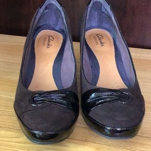 Clarks Brown Suede Pumps